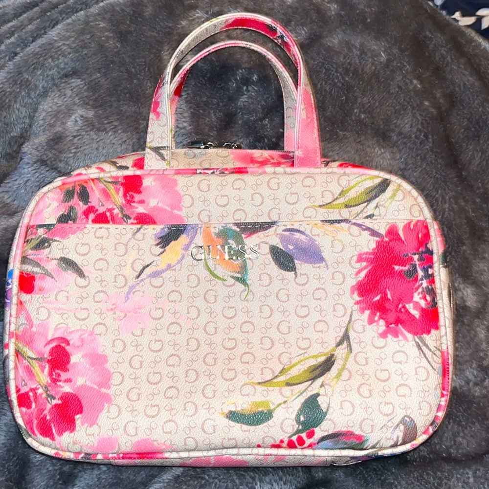 Guess cosmetic bag